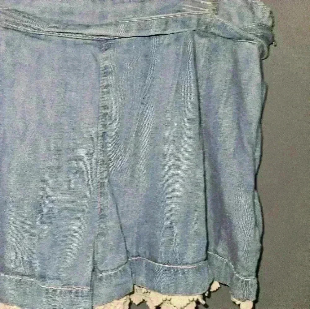Womans White Trim Jean Shorts Size L, - Picture 5 of 9